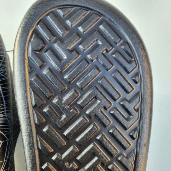 NEW Nightmare Before Christmas Men's Size 11 Sandals Slides Slippers Black White - Picture 12 of 16